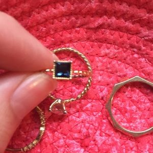 Assorted gold colored rings. Sizes 5.5-6.5